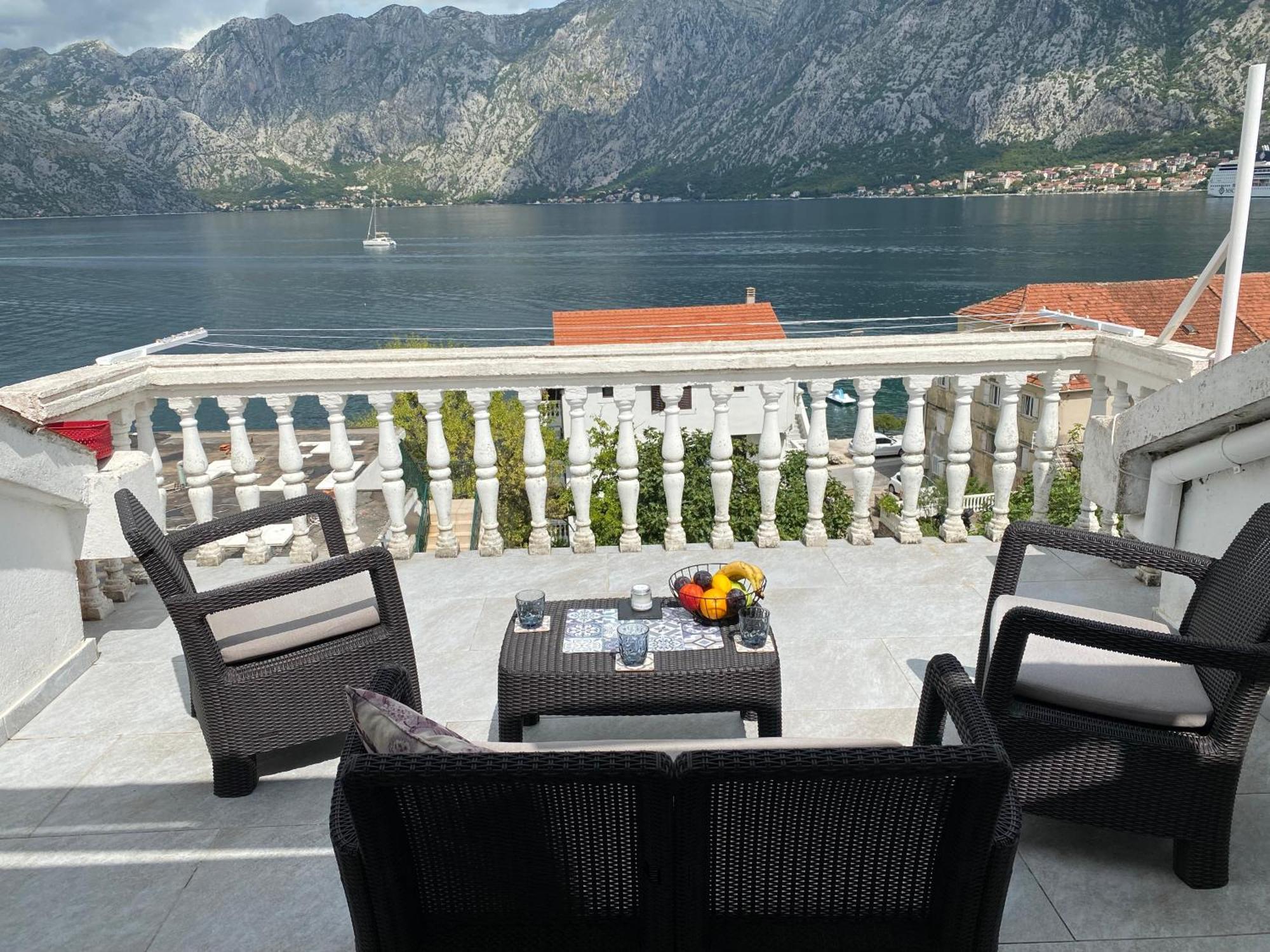 Lux Boka Sea View Apartment Kotor Zewnętrze zdjęcie